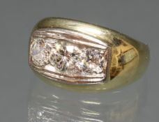 Ring, GG 585, 1 Brillant ca. 0.45 ct., 1 Brillant ca. 0.25 ct., beide etwa fw-w/lpr.-vvs, 1 Diamant