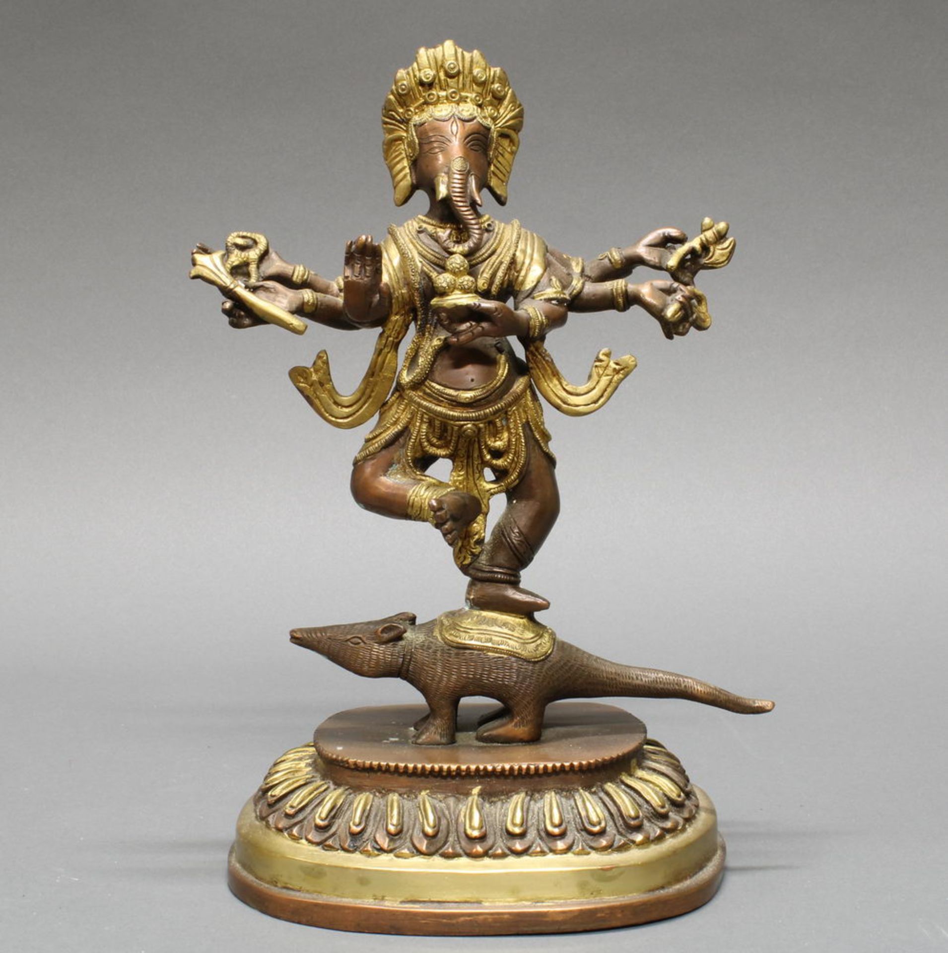 Figur, "Ganesha auf Ratte", Indien, 20. Jh., Messingbronze, Lotossockel, 29 cm hoch