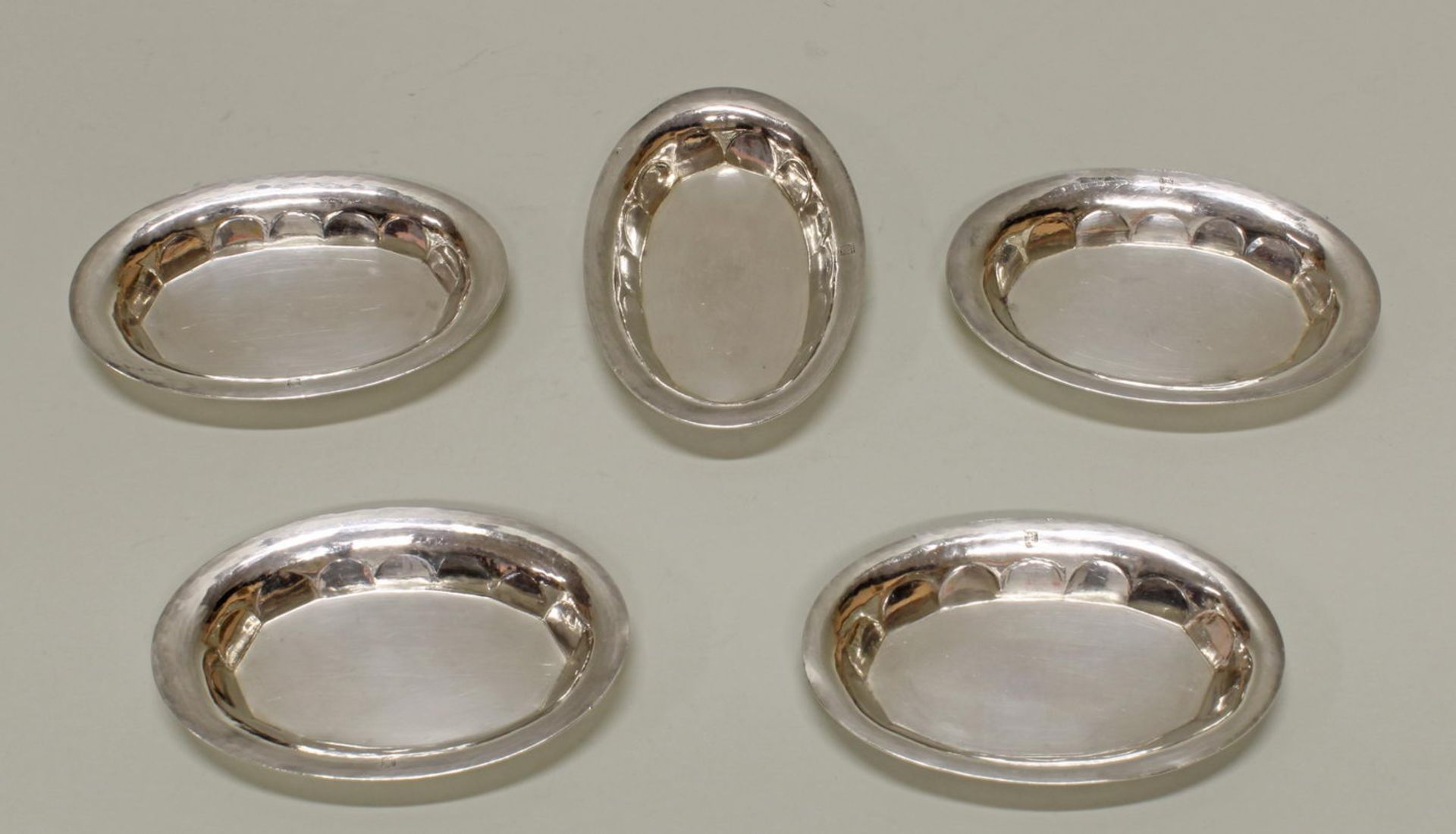 5 Schälchen, Silber 925, Berlin, H.J. Wilm, oval, 1.2 x 9.5 x 6.5 cm, zus. ca. 230 g
