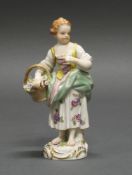 Porzellanfigur, "Gärtnermädchen mit Korb", Meissen, Schwertermarke, 1. Wahl, Modellnummer 3 G, po