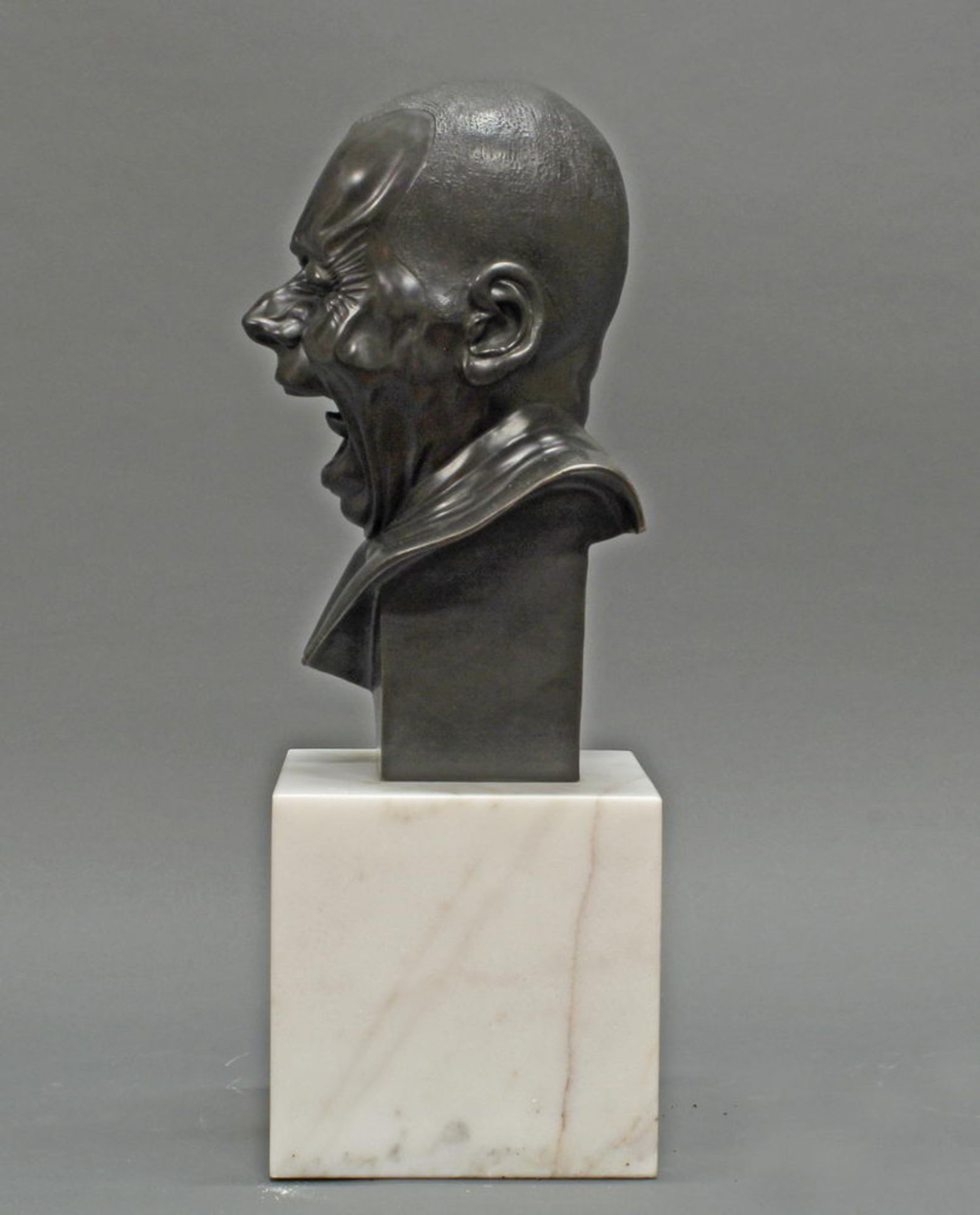 Bronze, dunkel patiniert, "Charakterkopf", neuzeitlicher Guss, nach Franz Xaver Messerschmidt, - Image 2 of 2