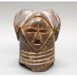 Stülp-Maske, Fang, Gabun, Afrika, Holz, dreiseitig geschnitzte Gesichter, 29 cm hoch. Provenienz: