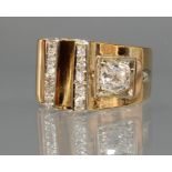 Ring, 1960er Jahre, RG 750, 1 Diamant ca. 1.30 ct., etwa tcr/vs1, Altschliff, 11 Diamanten zus. ca.