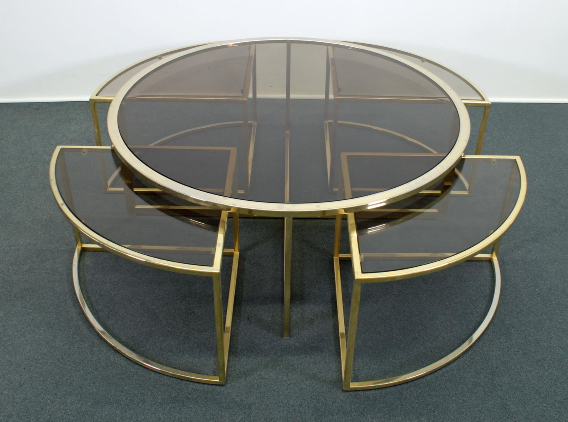 Coffee Table/Couchtisch, Hollywood Regency in der Art Maison Charles, 1970er Jahre, Messing, Rauchg - Bild 2 aus 2