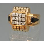 Ring, Art Deco, 1930er Jahre, RG 750, 12 Diamanten zus. ca. 0.60 ct., etwa w/si, 8/8-Schliff, Onyx,