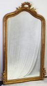 Spiegel, französischer Stil des 19. Jh., neuzeitlich, Holz, goldbronziert, bekrönendes Schnitzwer
