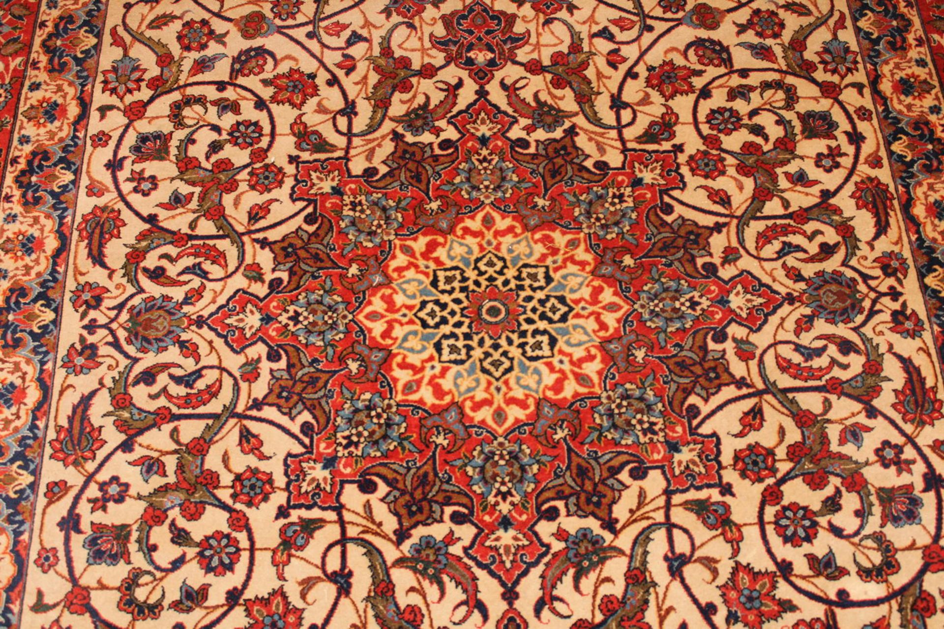 Isfahan, Iran, Korkwolle, alt, ca. 3.24 x 2.05 m - Image 4 of 5