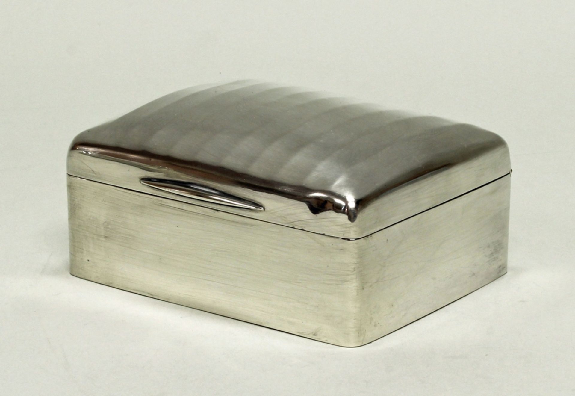 Zigarettendose, Silber 925, London, 1910, William Comyns & Sons, innen Holz sowie Deckel vergoldet,