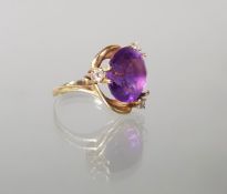 Ring, GG 585, 1 runder facettierter Amethyst, 3 Brillanten zus. ca. 0.15 ct., 4 g, RM 17