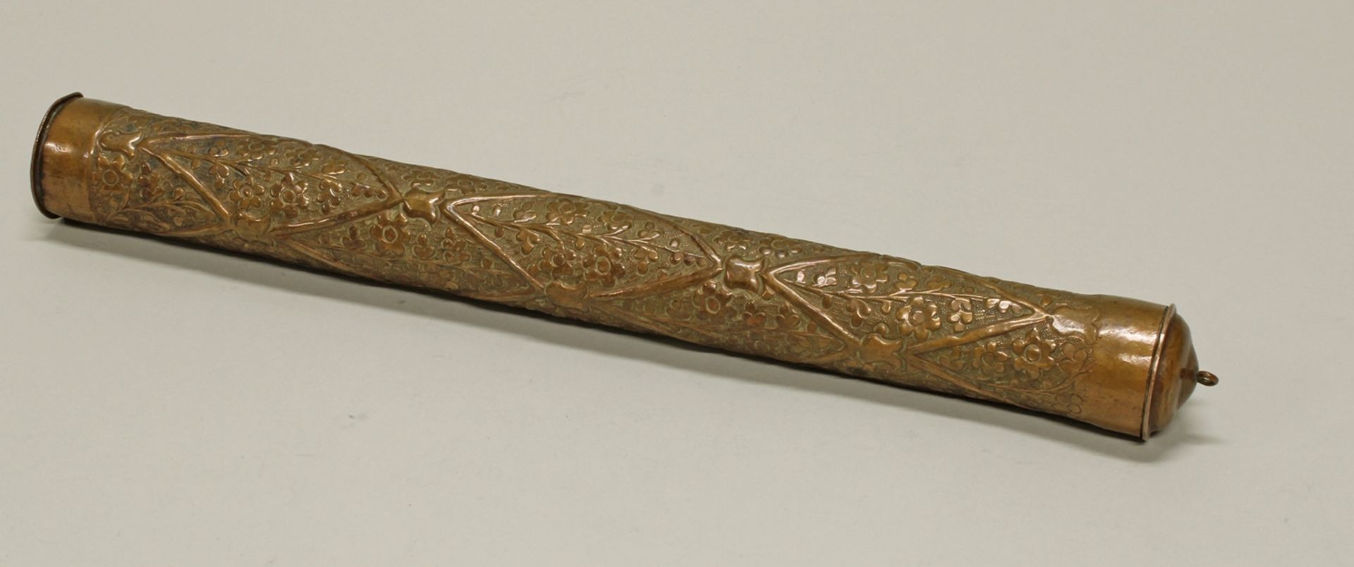 Dokumentenrolle, Orient, 20. Jh., Kupfer, zylindrisch, floral verziert, 40 cm hoch, Bodendeckel ged