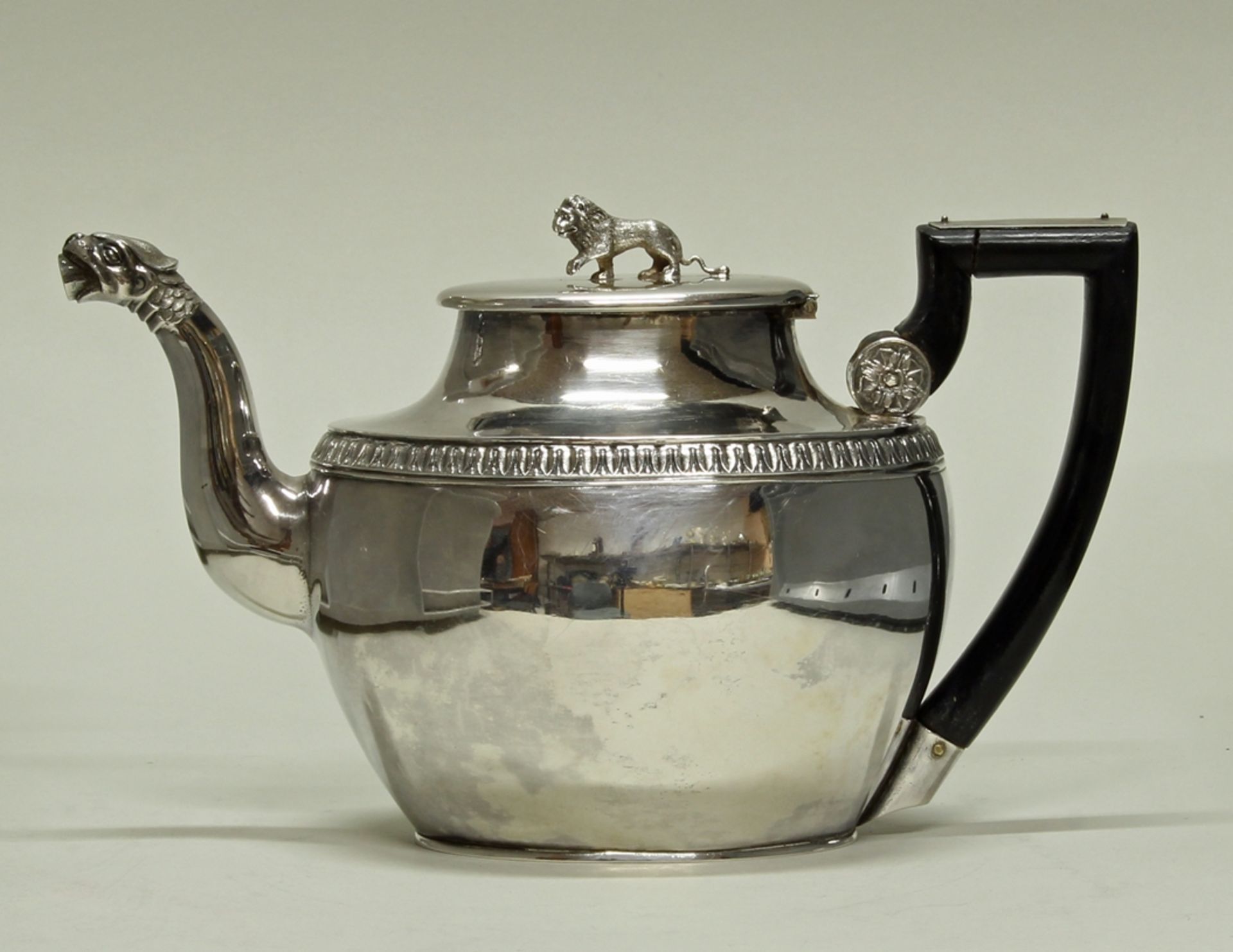 Teekanne, Silber, Schweiz, Bern, um 1830-1850, Rehfues & Cie., oval, glatt, Blattstabfries, Tierkop