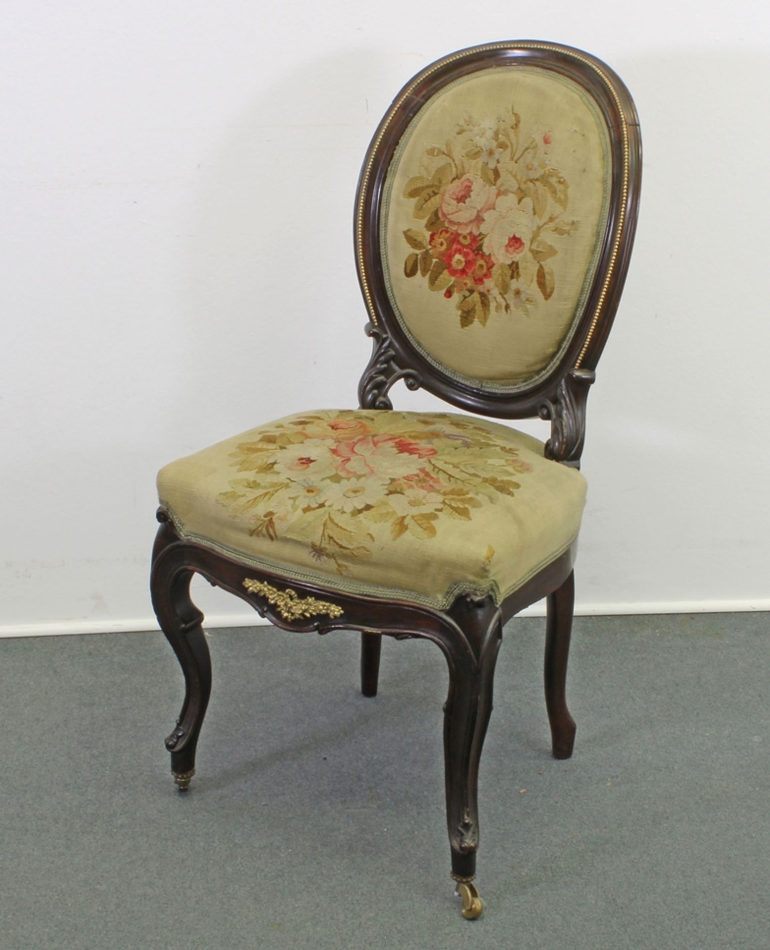 Sitzgruppe, im Barock-Stil, um 1870/80, fünf Stühle, ein Fauteuil, ein Récamiere, Rückenlehnen in M - Bild 3 aus 7