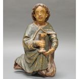 Skulptur, Holz geschnitzt, "Adorierender Engel mit Kelch", 16. Jh., 40 cm hoch, Fassung stark überg