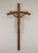 Skulptur, Holz geschnitzt, "Kruzifix", 20. Jh., 56 cm bzw. 118 cm hoch, leicht beschädigt an der re