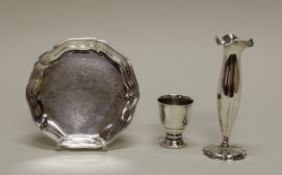 Tellerchen, Eierbecher, Soliflore, Silber 800/835, verschieden, ø 13.5 cm (gedellt), 5.5 cm hoch, 1