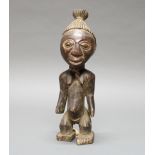 Figur, weiblich, Luba, Zaïre, Afrika, authentisch, Holz, dunkle Patina, 28 cm hoch.