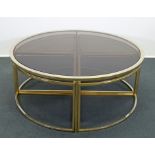 Coffee Table/Couchtisch, Hollywood Regency in der Art Maison Charles, 1970er Jahre, Messing, Rauchg