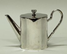 Mokkakännchen, Silber 800, Budapest, 1866-1937, glatt, vierfach gebuchtet, Ohrenhenkel, Röhrenausgu