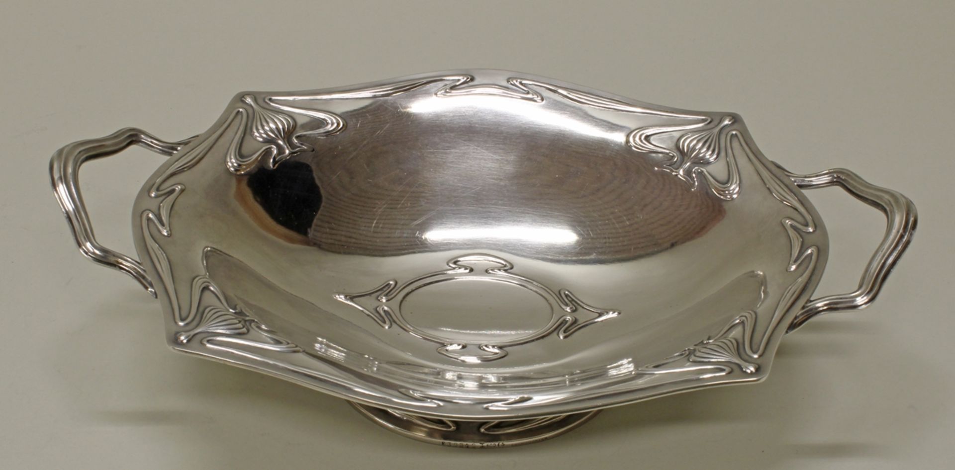 Fußschale, Silber 800, Koch & Bergfeld, Jugendstil, Reliefdekor, zwei Handhaben, 10 x 33.5 x 21.5 c