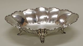 Obstschale, Silber 835, Lutz & Weiß, gefächert, oval, auf vier Füßen, profilierter Rand, 11 x 38 x 