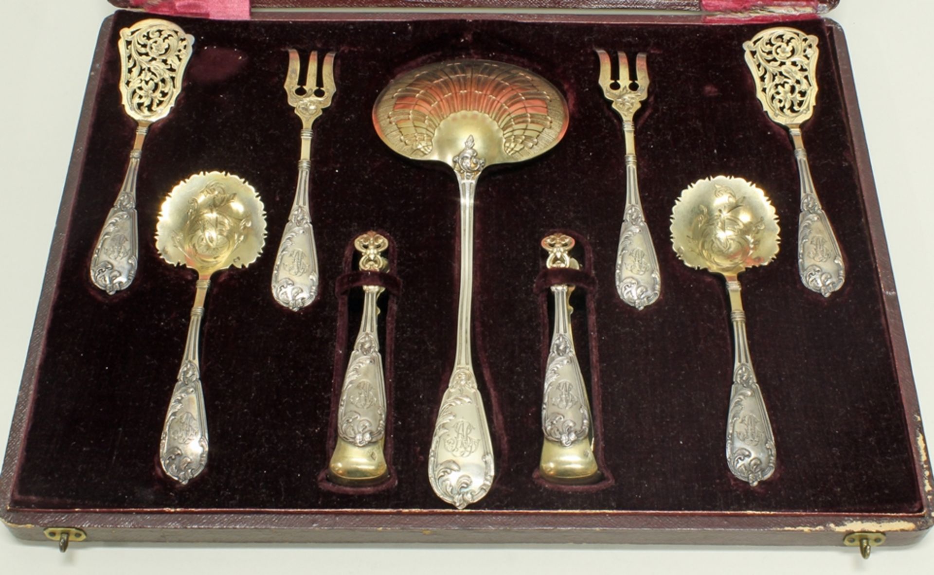 Erdbeerbesteck, 9-tlg., Silber 950, Paris, L. Béguin & L. Lapar, teils vergoldet, gravierte Monogra - Bild 2 aus 3