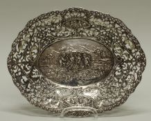 Amorettenschale, Silber 800, oval, Reliefdekor, à jour gearbeitet, 4.8 x 29.5 x 23 cm, ca. 355 g