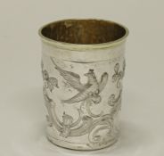 Becher, Silber, Moskau, 1791, Rankenrelief mit Vögeln und Blüten, innen vergoldet, 8.5 cm hoch, ca.