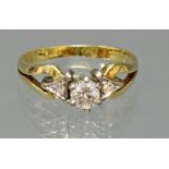 Ring, WG/GG 750, 1 Brillant ca. 0.35 ct., 2 Diamanten, 5 g, RM 17.5