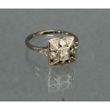 Ring, Art Deco, um 1930, WG 585, 1 Diamant ca. 0.06 ct., Altschliff, 13 Besatz-Diamanten (einer feh