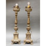 Paar Altarkerzenstöcke, 19. Jh., Holz, gefasst, Metallkrone, je einflammig elektrifiziert, 70 cm ho