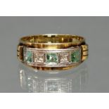 Ring, WG/GG 585, 2 Diamanten, 3 Smaragde (1x mit Chip), 3 g, RM 18