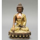 Sitzender Buddha, Nepal, 20. Jh., Messingbronze, teils vergoldet, die Hände in mudra, auf Lotossock