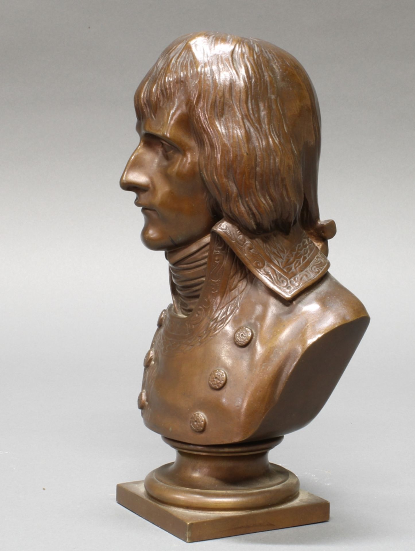 Bronze, braun patiniert, "Napoleon", verso bezeichnet F. Barbedienne. Fondeur, Stempel Réduction Mé - Image 2 of 5