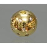 Perlenkettenschließe/Kugelbajonette, GG 750, Brillantbesatz als Sternenhimmel, 7 g