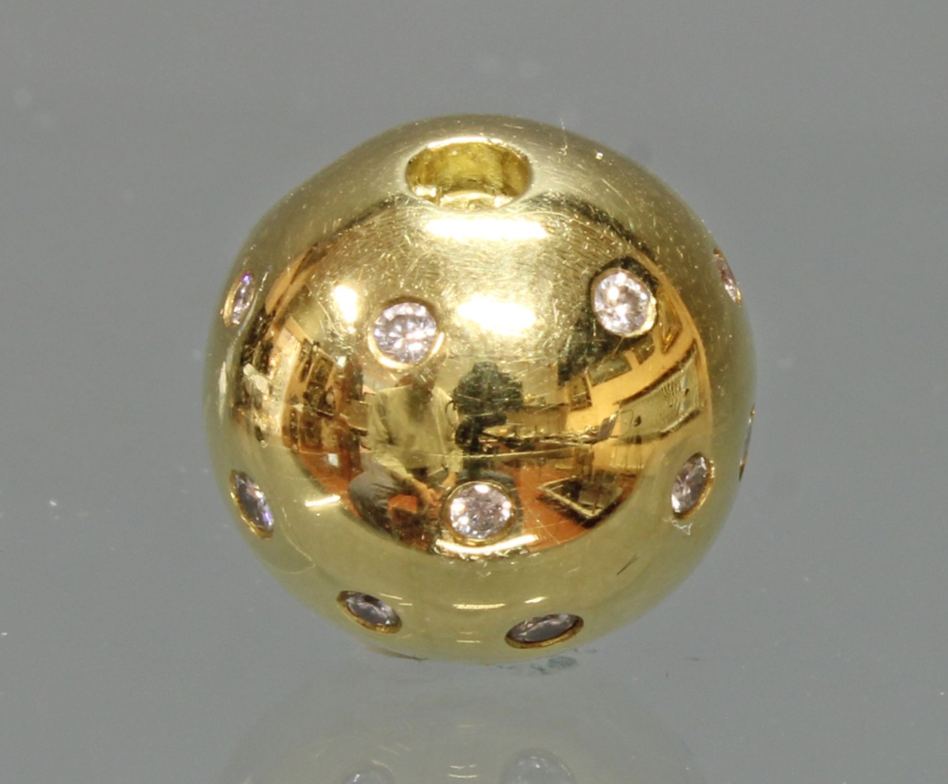 Perlenkettenschließe/Kugelbajonette, GG 750, Brillantbesatz als Sternenhimmel, 7 g