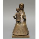 Bronze, goldbraun patiniert, "Sitzende Mutter mit Kind", 24 cm hoch, verso undeutlich bezeichnet
