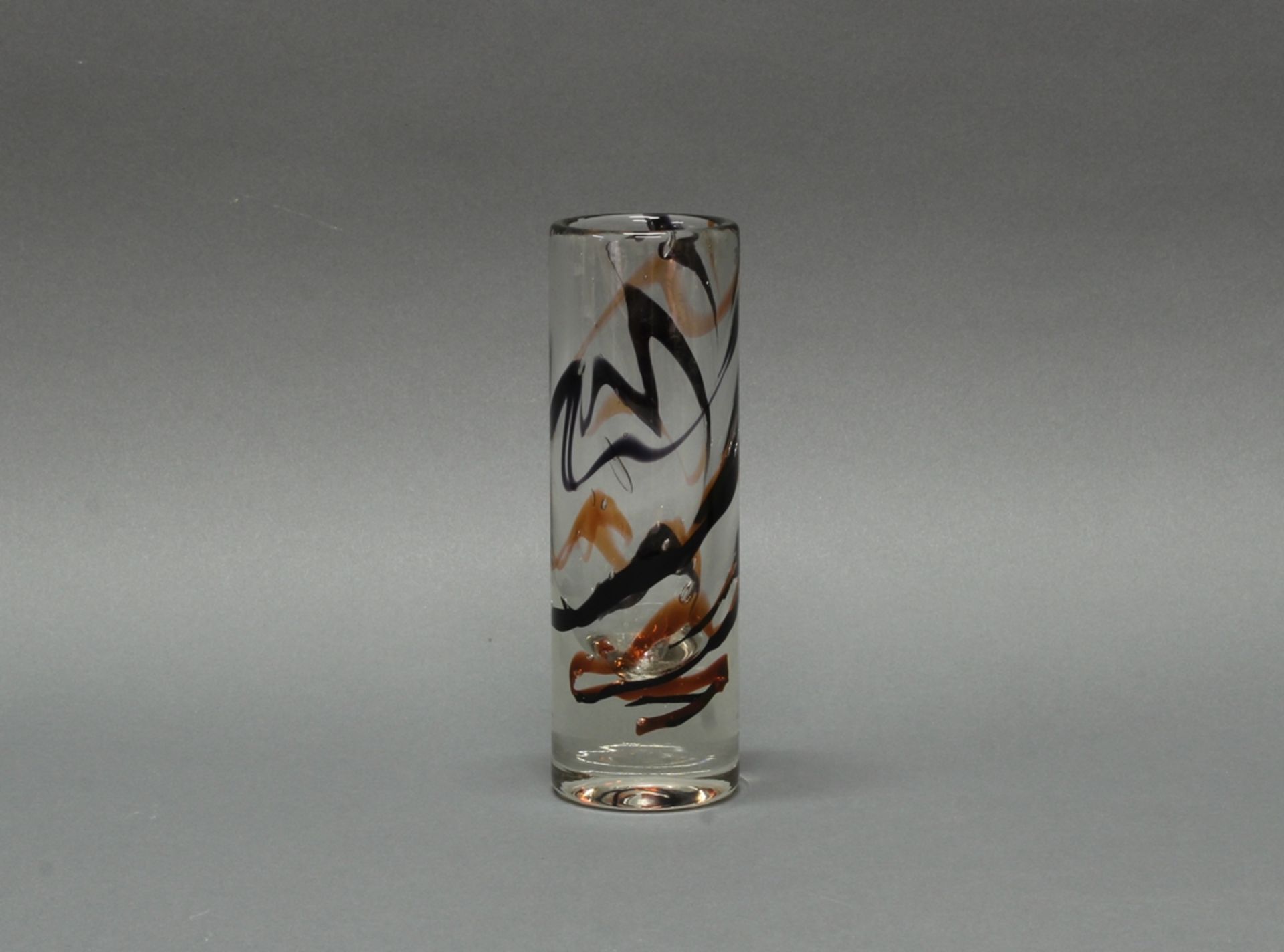 Vase, Murano, 1980er Jahre, Glas, farblos, mit schwarzen und bräunlichen Schlieren, zylindrisch, 19