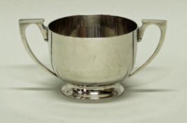 Zuckerschale, Silber 925, London, 1946, Edward Barnard & Sons, glatt, J-Henkel, 6.5 cm hoch, ca. 13