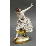 Porzellanfigur, "Tänzerin Fanny Elßler", Volkstedt, 1915-1934, polychrom und goldstaffiert, 23.5 cm