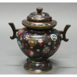 Altarvase, Japan, um 1900, Cloisonné, farbige Blüten und Ornamente auf schwarzem Grund, zwei Handha