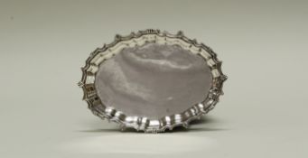 Kleines Tablett, Silber, Ägypten, oval, passiger Reliefrand, 19.5 x 13.5 cm, ca. 180 g