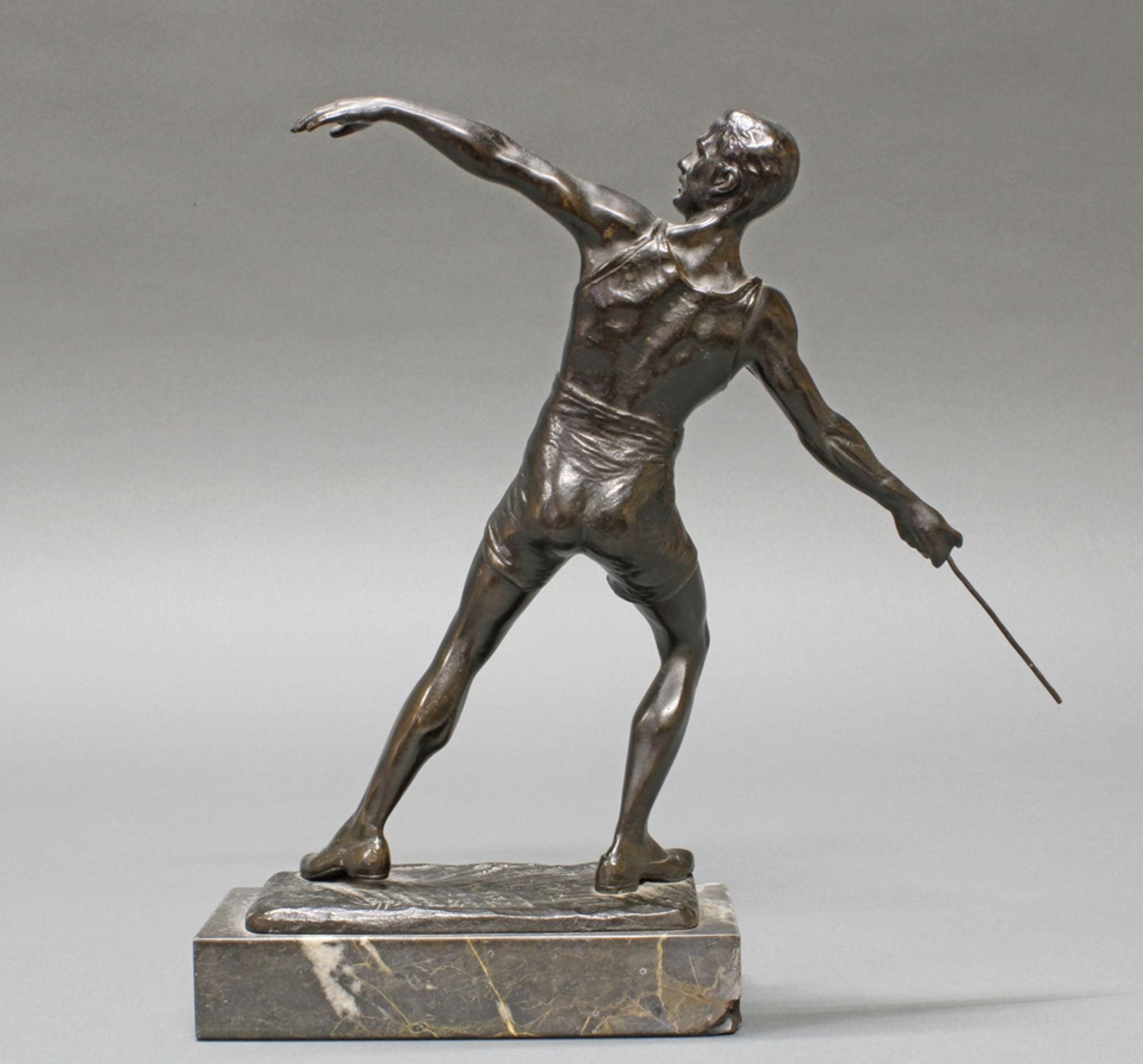 Bronze, schwarz braun patiniert, "Speerwerfer", bezeichnet auf der Plinthe Iffland, auf Steinsockel - Image 3 of 5