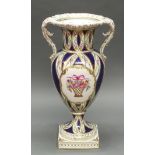 Salonvase, Potschappel, Dresden, Carl Thieme, 20. Jh., Balusterform mit Henkeln, farbiger Dekor mit