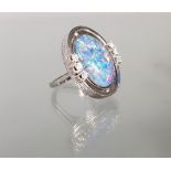 Ring, WG 585, mattiert, große Opal-Triplette, 6 Brillanten zus. gepunzt 0.36 ct., etwa w/si, 11 g,