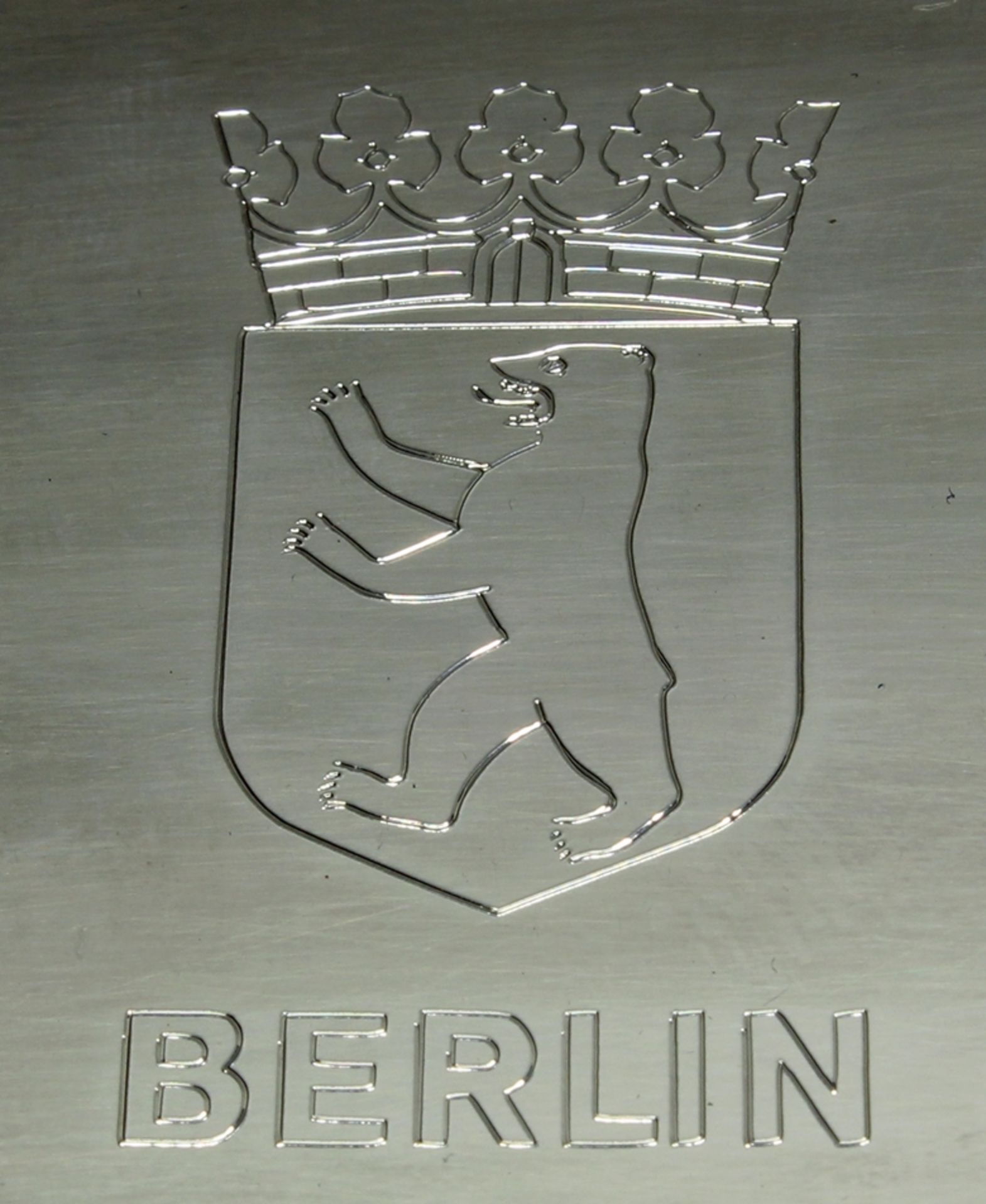 Zigarettendose, "Berlin", Silber 925, Wilhelm Binder, Deckel mit Stadtwappen, innen Holz, Boden ges - Bild 2 aus 3