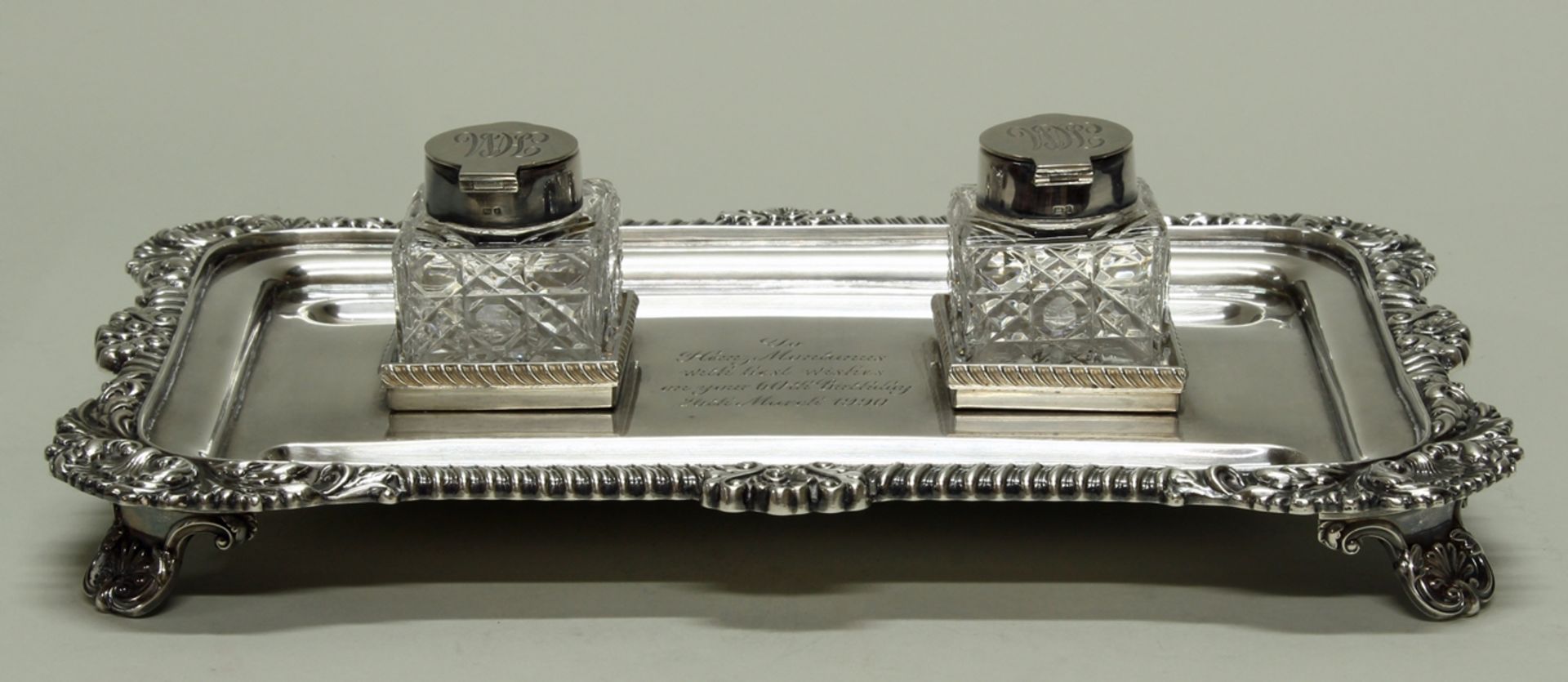 Schreibtischgarnitur, Silber 925, Birmingham, 1989, Asprey, zwei Tintenfässer mit Glaskorpus, datie