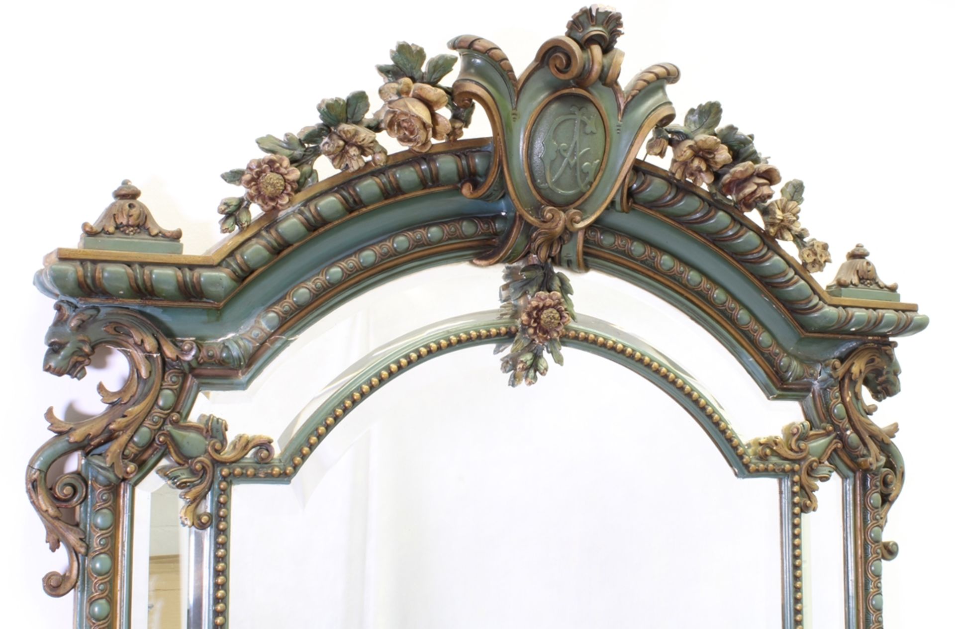 Großer Spiegel, mit Doppelrahmen im Stil Louis XV., um 1900, grün und bronzefarben gefasst, Rahmen - Image 2 of 2