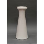 Vase, KPM Berlin, Weißporzellan, konisch verlaufend, 55.5 cm hoch