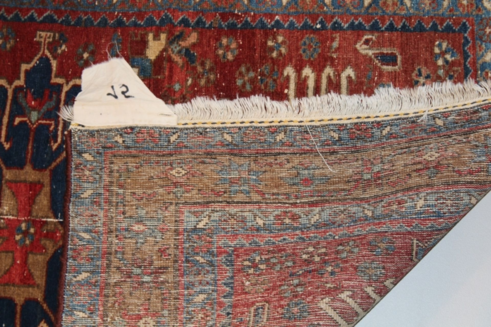 Paar Heris, Iran, älter, ca. 1.36 x 0.92 m und 1.30 x 0.92 m, einer mit Lichtschaden, Fransen teils - Bild 5 aus 5