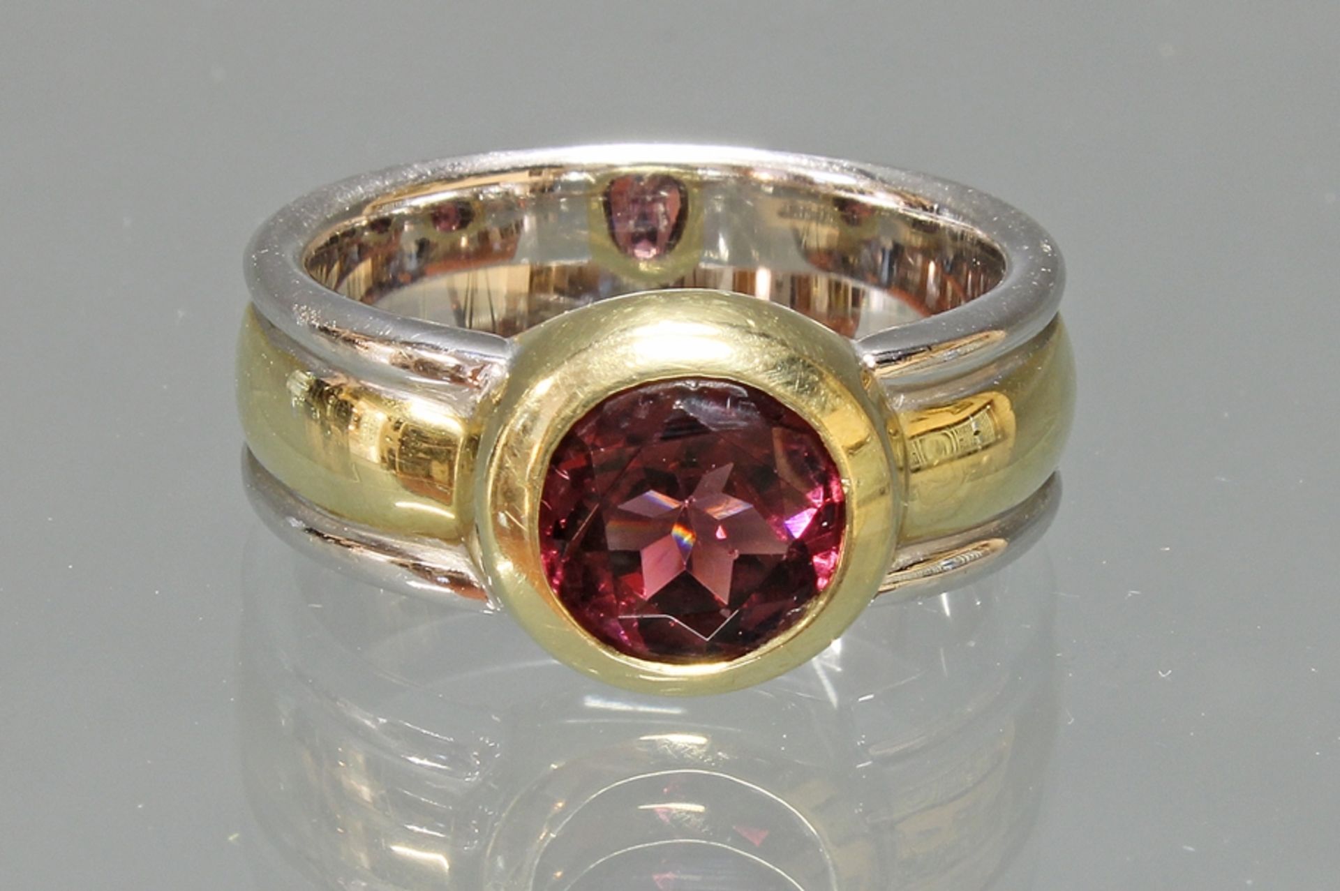 Ring, modernes Design, WG/GG 585, 1 runder facettierter pinkfarbener Turmalin, 11 g, RM 18